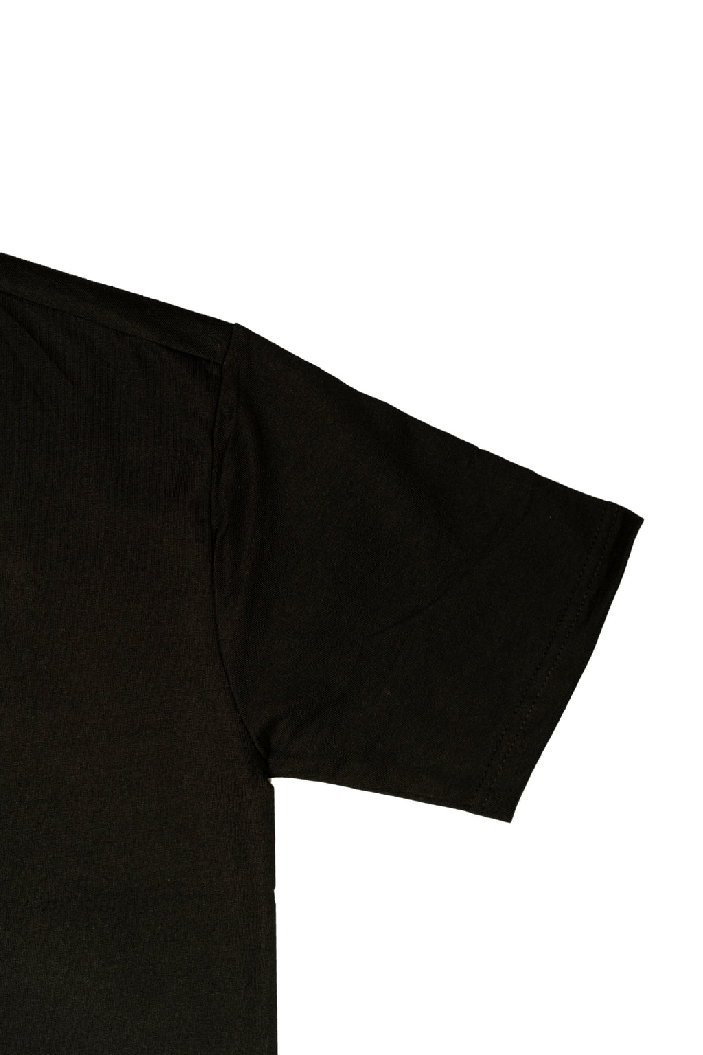 T-Shirt – Classic Black with White Essence